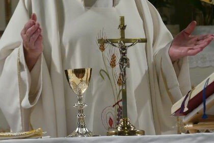 Co oznaczają kolory szat liturgicznych? Kiedy obowiązują?