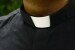 Jak wygląda strój kapłana? Co to jest sutanna? Szaty liturgiczne